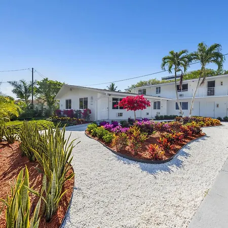 Modern Studio Retreat In The Heart Of Miami With Bbq, Gym And Beautiful Garden